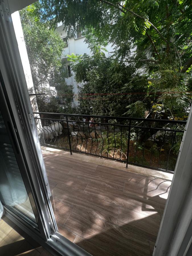 Stylish 3 Bedroom Apartment In ไคริเนีย ภายนอก รูปภาพ