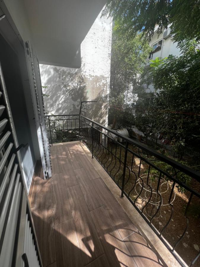 Stylish 3 Bedroom Apartment In ไคริเนีย ภายนอก รูปภาพ